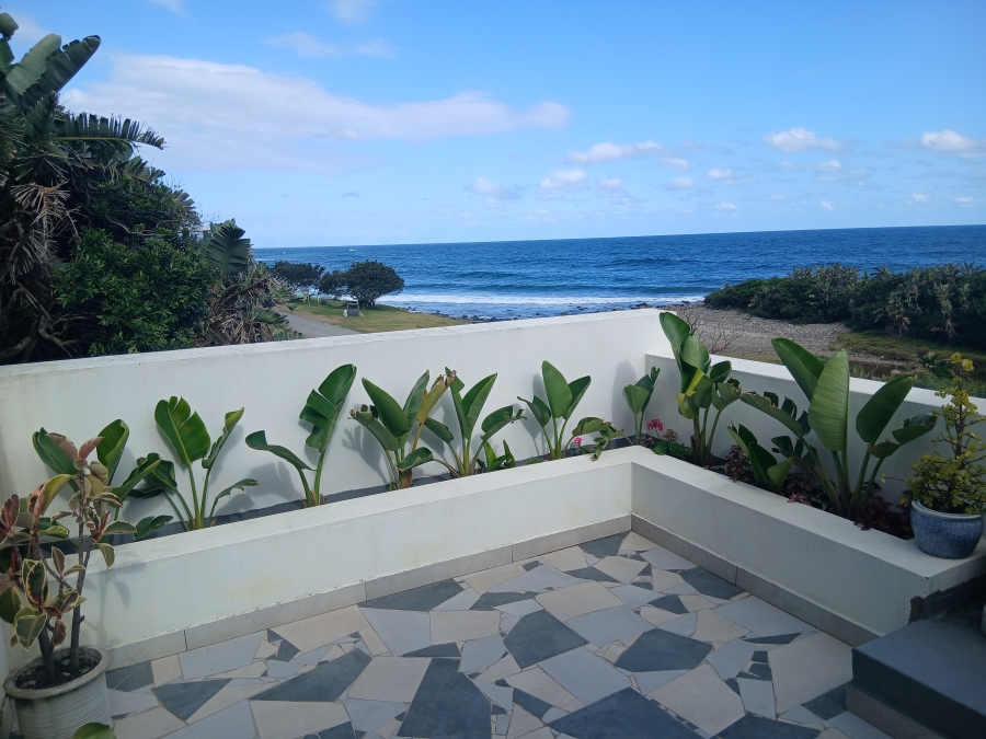 5 Bedroom Property for Sale in Morgans Bay Eastern Cape